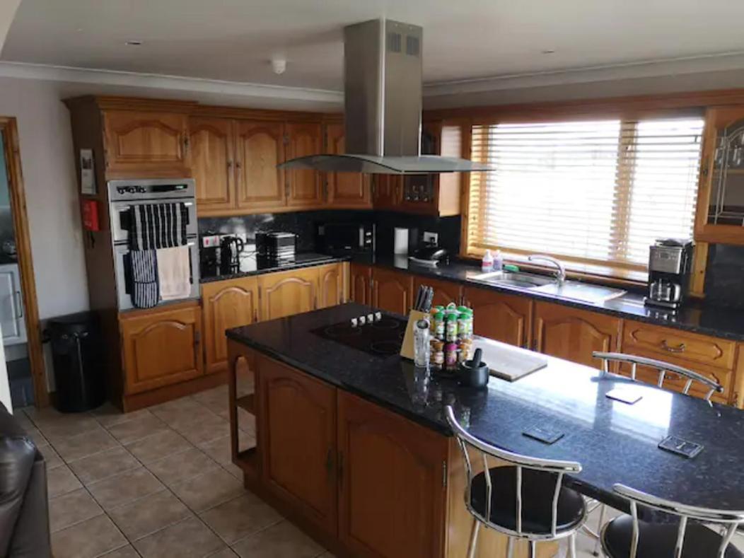 Large Private 3 Bed Bungalow Βίλα Stornoway  Εξωτερικό φωτογραφία